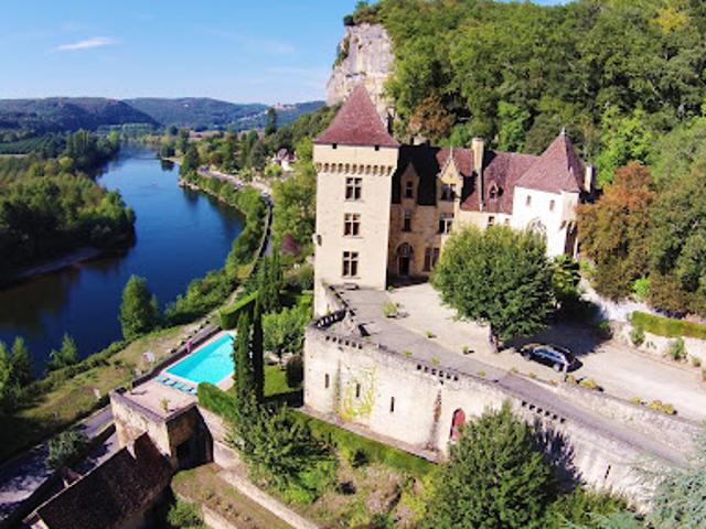 Château avec personnel & services