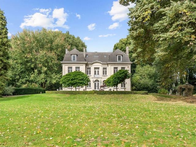Château à vendre pour 1500000 euro avec 5 chambres à coucher