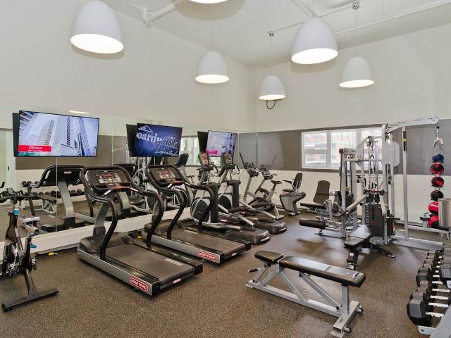 Chateau Apartments 2 Bedroom Apartment for Rent at 505 6 St Sw, Calgary, AB T2P 1X5 Downtown Calgary