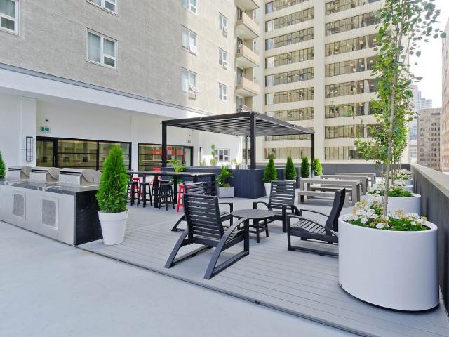 Chateau Apartments Studio Apartment for Rent at 505 6 St Sw, Calgary, AB T2P 1X5 Downtown Calgary