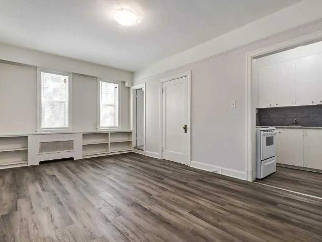 Chateau Apartments Studio Apartment for Rent at 2104 14th Ave, Regina, SK S4P 0X6 Transitional