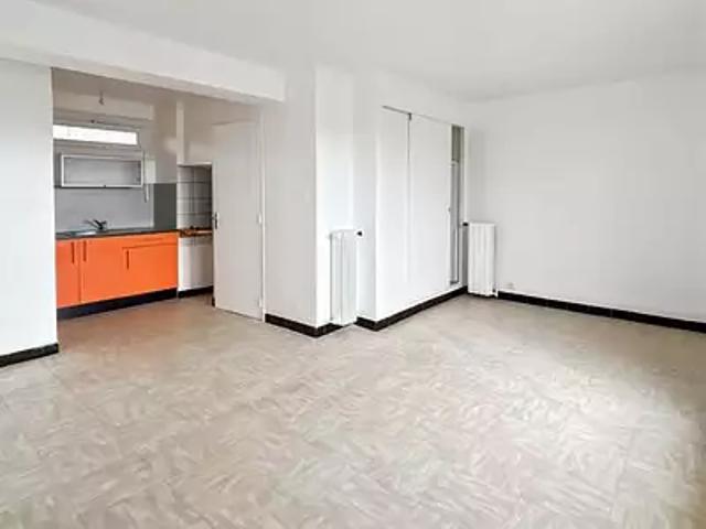 Château Arnoux Saint Auban 04160 Achat / Vente appartement 2 pièces t2 cave balcon