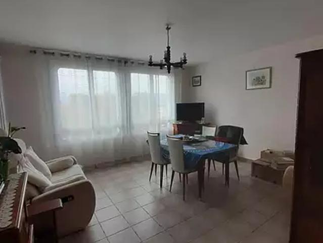 Château Arnoux Saint Auban 04160 Location appartement 4 pièces t4 cave balcon