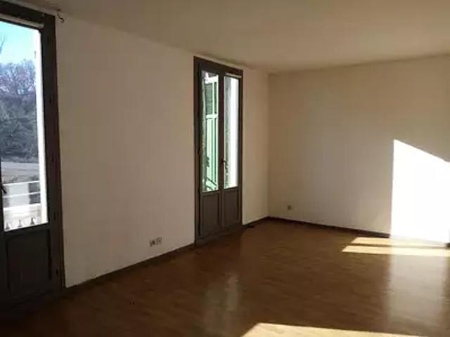 Château Arnoux Saint Auban 04160 Location appartement 2 pièces t2 parking