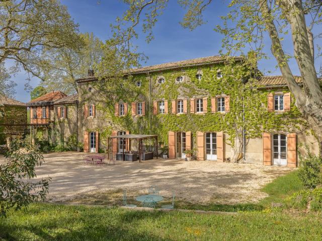 Château Charmeur 600m² Vénéjan
