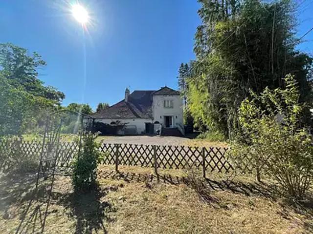 Château Chervix 87380 Achat / Vente maison 6 pièces t6 au dernier étage cave