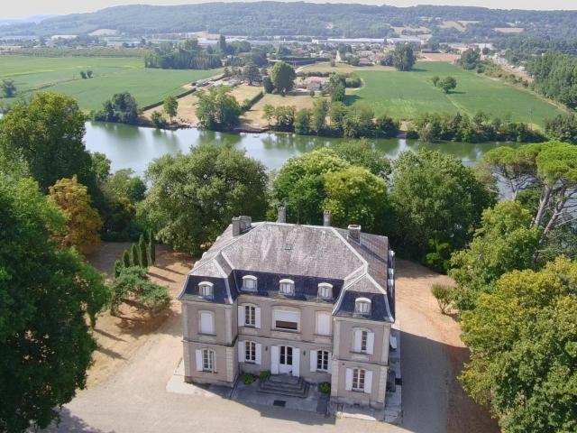 Château Classé de 1840 avec Dépendance et Installations Éque 567m² Villeneuve sur Lot