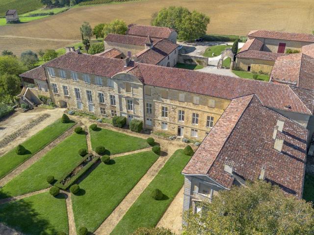 Château d’exception au cœur du Gers 4035m² Valence sur Baïse