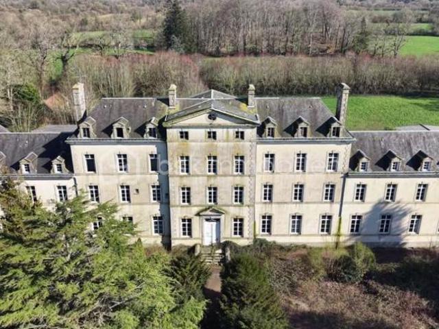 Château d’Exception à vendre en zone franche, en Normandie