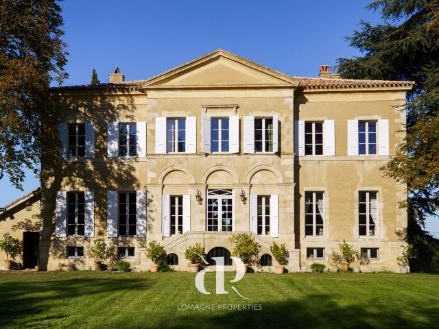 Château de Campagne Historique avec Maison d'hôtes et Parc 571m² Lectoure