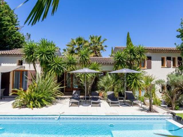 Château de prestige à acheter sur Grimaud