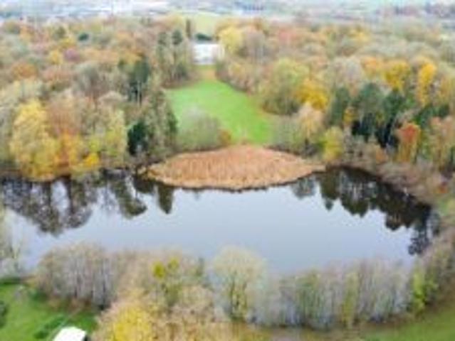 Château et ses dépendances sur un domaine exceptionnel