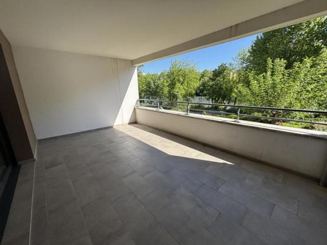 CHATEAU FLEURY T3 74.60m² TERRASSE / GARAGE