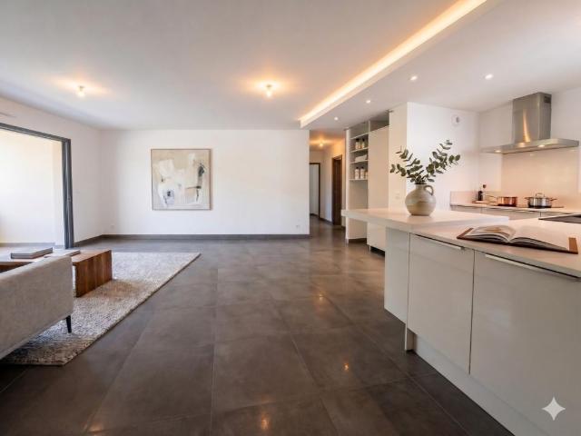 CHATEAU FLEURY T3 74.60m² TERRASSE / GARAGE