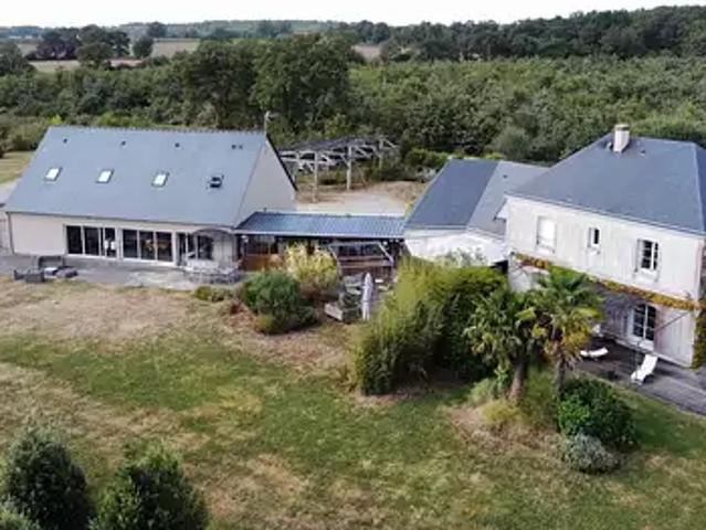 Château Gontier sur Mayenne 53200 Achat / Vente maison 9 pièces t9 au dernier étage
