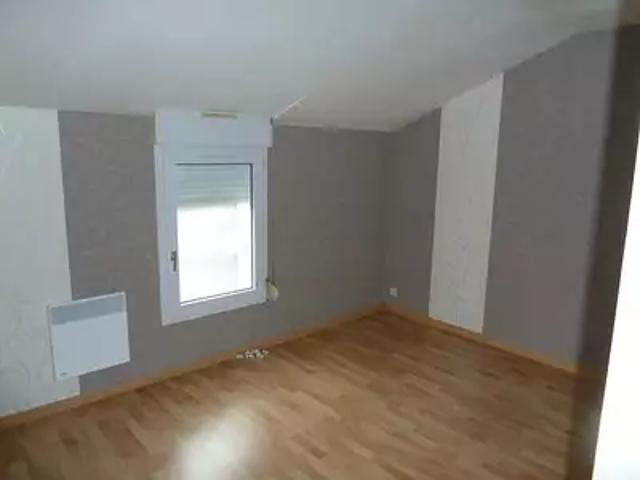 Château Gontier sur Mayenne 53200 Location appartement 3 pièces t3 au dernier étage terrasse