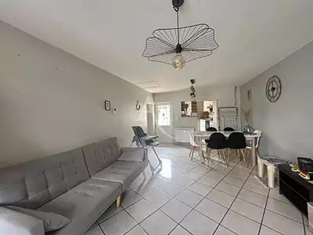 Château Gontier sur Mayenne 53200 Location maison 1 pièce t1 au dernier étage terrasse