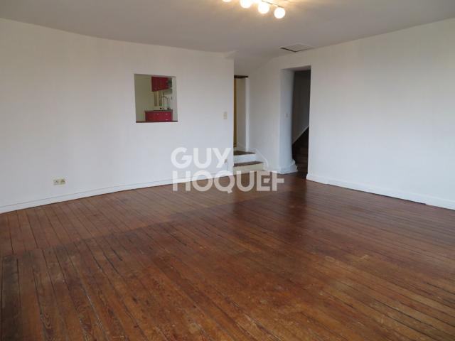 CHATEAU GONTIER SUR MAYENNE: appartement F5 en location