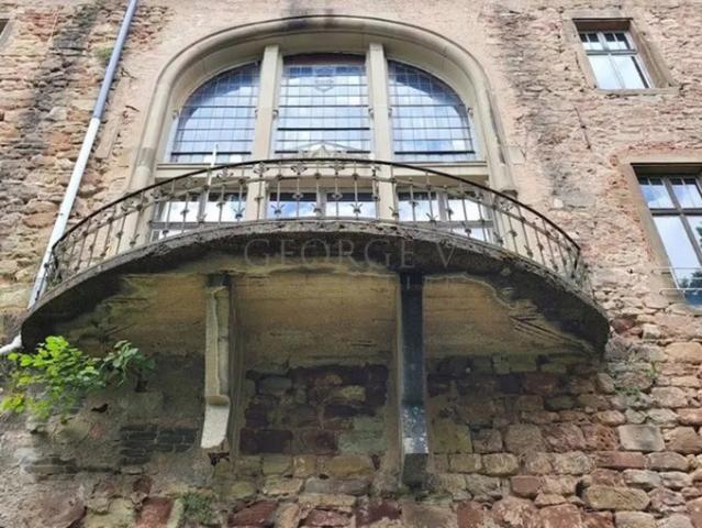 Chateau historique en nid d'aigle
