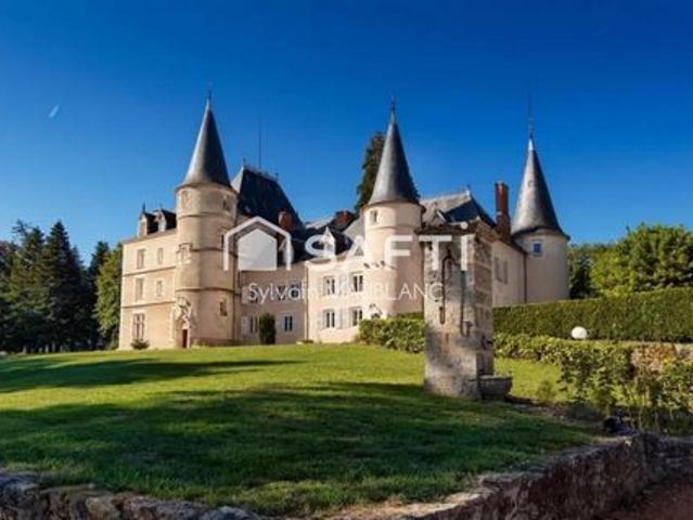 Château rénové du XV et XIXe siècle