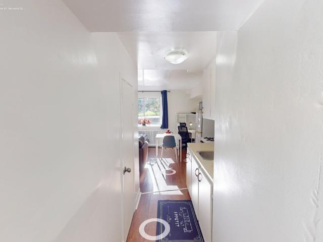 Chateau St Andre Studio 1.5 Apartment for Rent