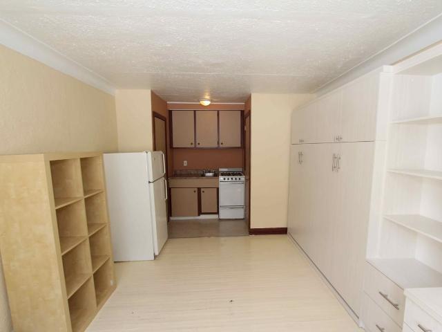 Chateau St Andre Studio Apartment for Rent at 3431 3429 3431 Rue St Andre, Montréal, QC H2L 3V4 Parc La Fontaine