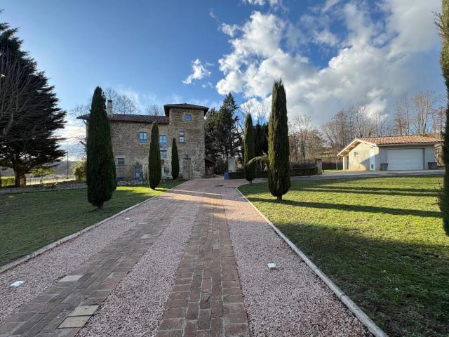 Château sur parc avec garage