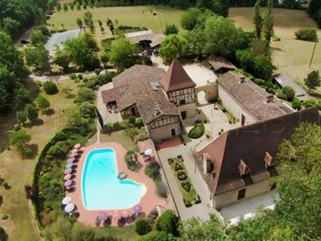 CHÂTEAU SEIGNEURIAL XVème LOT ET GARONNE/DORDOGNE