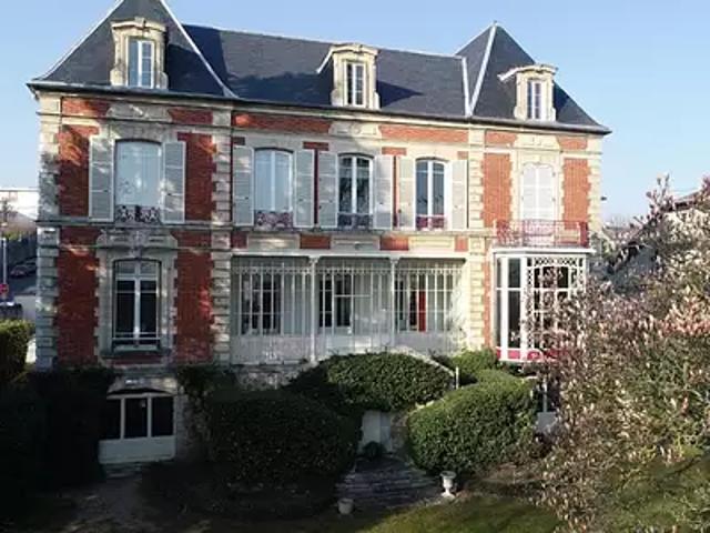 Château Thierry 02400 Achat / Vente maison 25 pièces t25 jardin terrasse