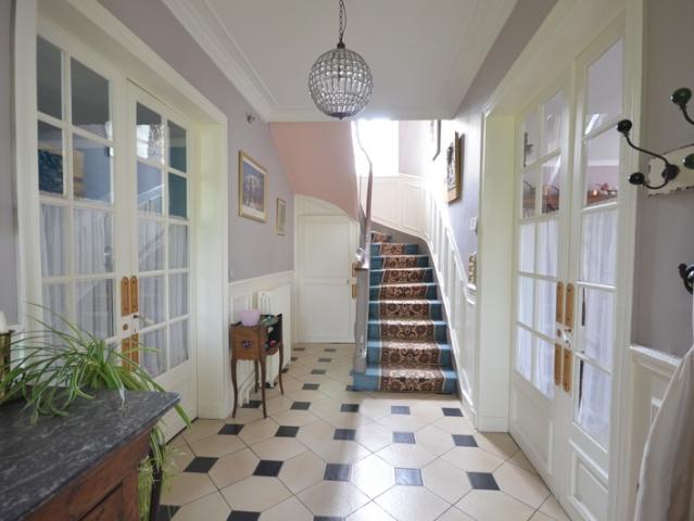 CHÂTEAU THIERRY 02 à vendre belle maison bourgeoise et son jardin joliment agencé