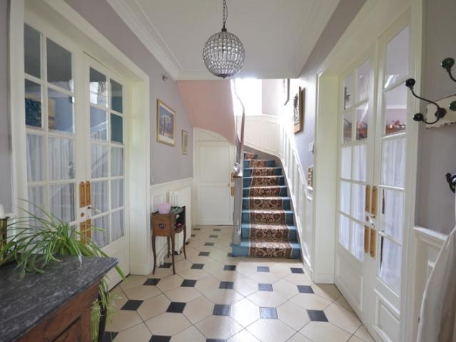 CHÂTEAU THIERRY 02 à vendre belle maison bourgeoise et son jardin joliment agencé