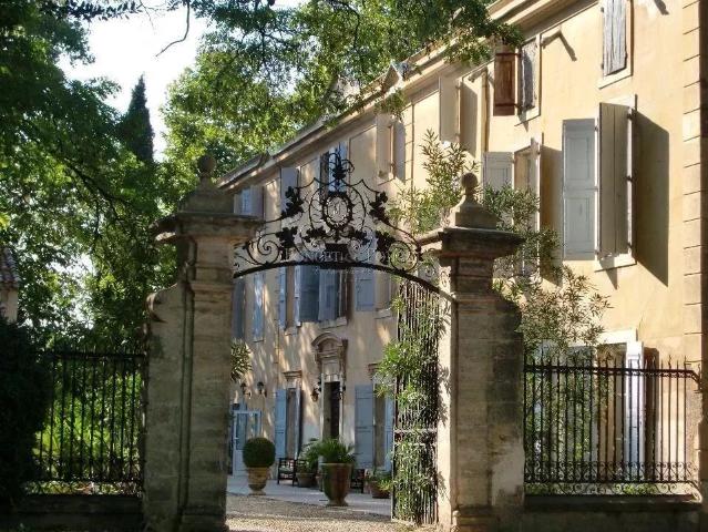Château viticole majestueux avec activité dhébergement et oe. 1000m² Montpellier