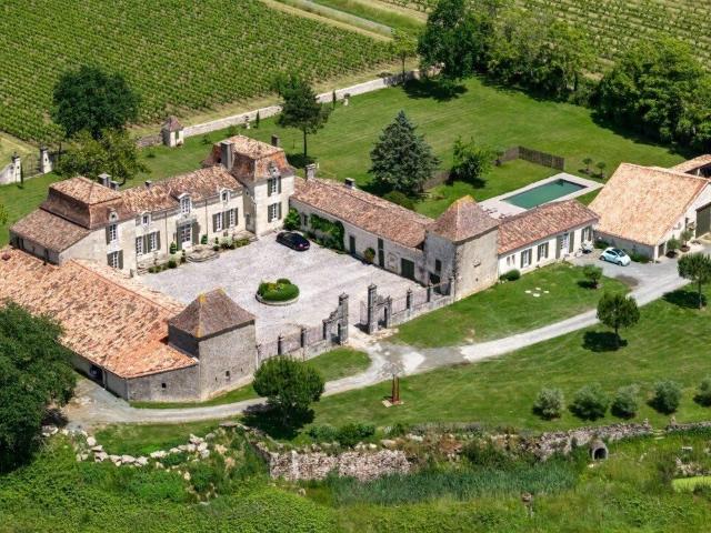 Château Xviii Élégance et patrimoine au coeur d'un domaine. 550m² Bergerac