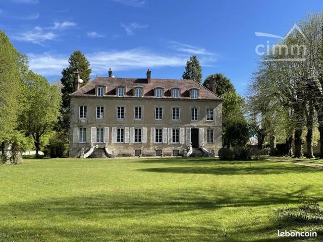 Château 14 pièces 415 m²