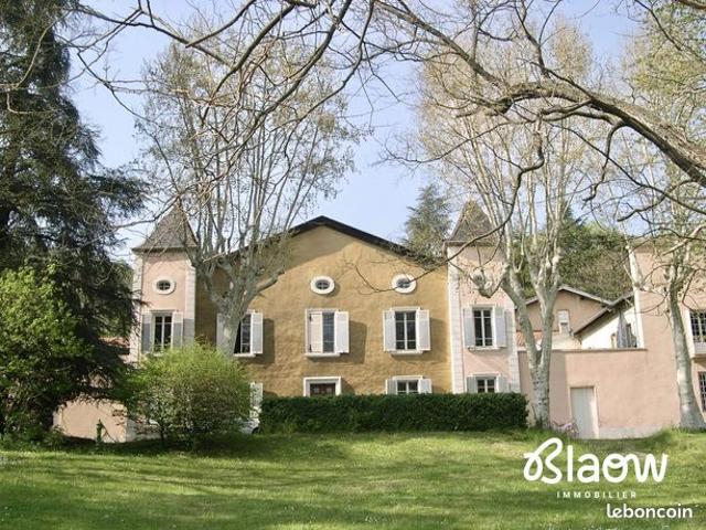 Château 14 pièces 700 m²