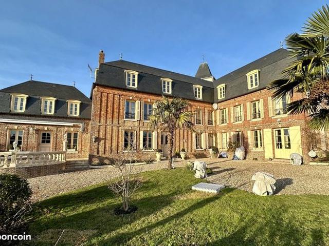 Château 14 pièces 390 m²