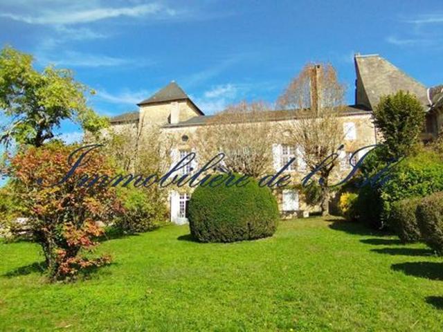 Château 15 pièces 450 m²