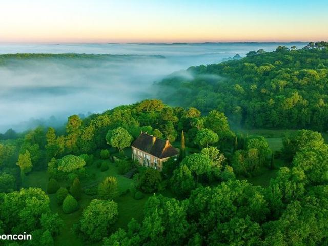 Château 15 pièces 550 m²