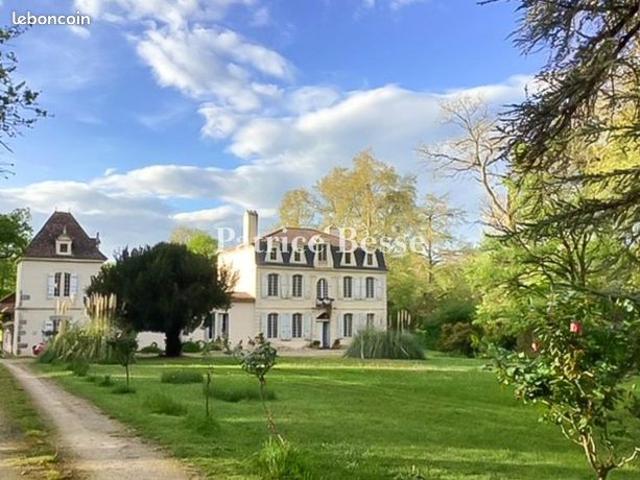 Château 15 pièces 608 m²