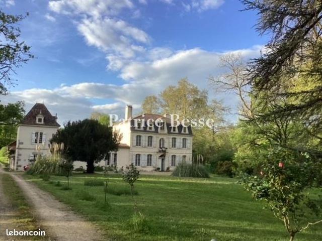 Château 15 pièces 608 m²