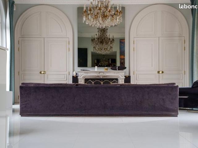 Château 15 pièces 650 m²
