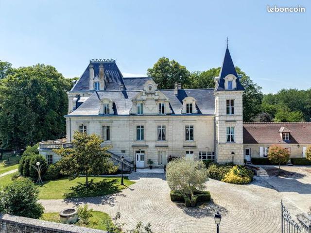 Chateau 15 pièces 700 m²