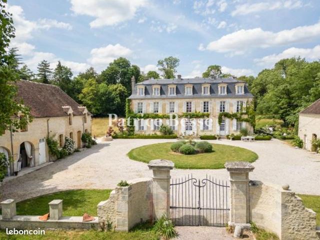 Château 15 pièces 700 m²