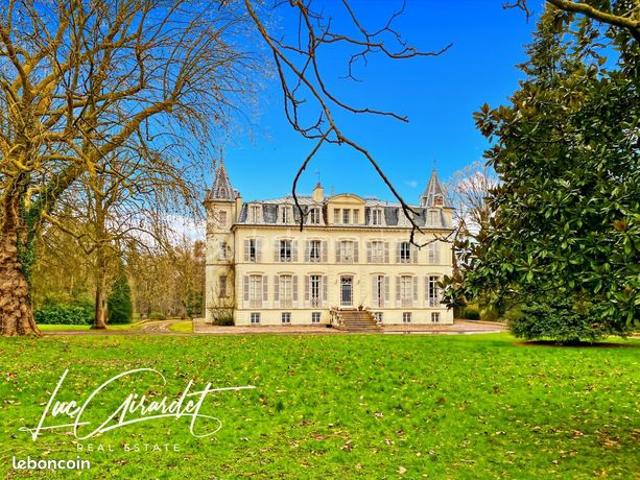 Château 15 pièces 750 m²