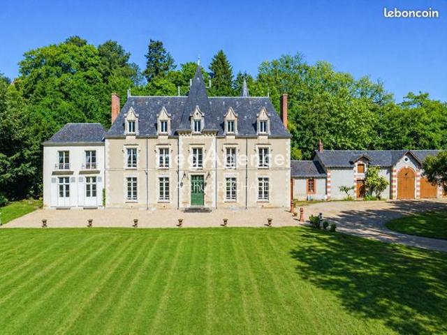 Château 16 pièces 400 m²