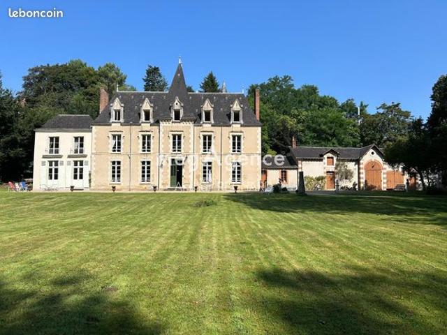 Château 16 pièces 400 m²