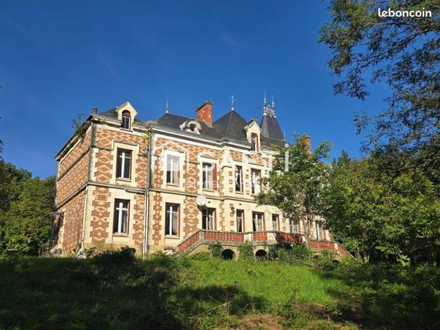 Château 16 pièces 670 m²