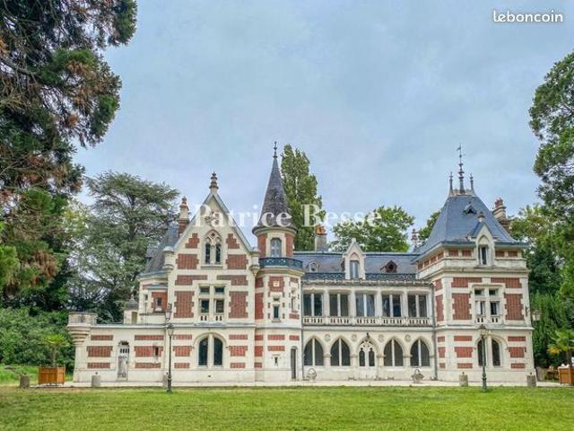 Château 17 pièces 490 m²