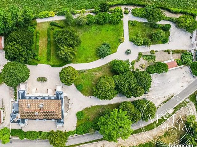 Château 17 pièces 685 m²