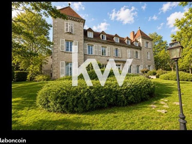 Château 18 pièces 600 m²
